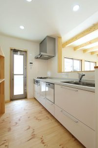 自然素材で建てる注文住宅ここち家S様邸キッチン