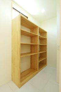 自然素材で建てる注文住宅ここち家S様邸洗面所造作棚